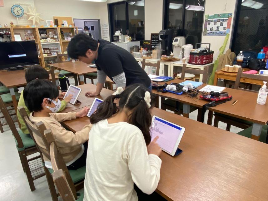 ジュニアカフェつづきでの取り組みの様子