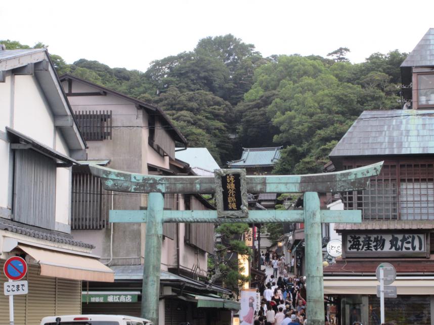 青銅の鳥居