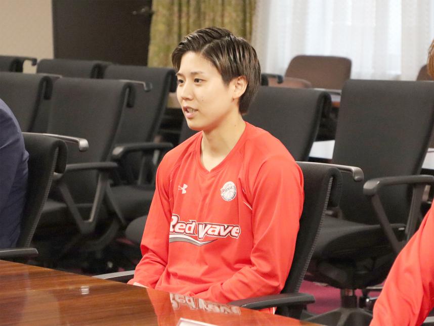 0701富士通レッドウェーブ知事を訪問（町田瑠唯選手）