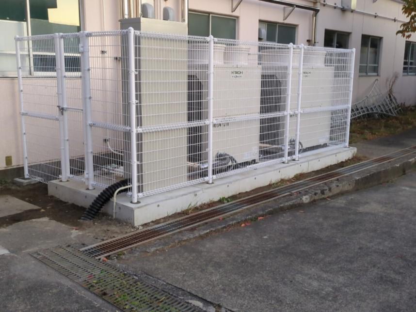 鶴見支援学校　体育館外部