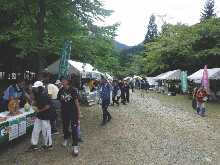 森林交流会広場の様子