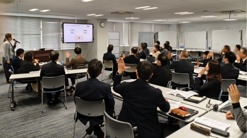 株式会社AOKIホールディングスの職場研修(IATテスト)の様子