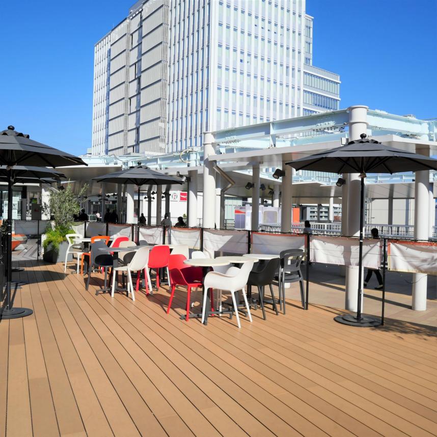 ミュージアムカフェのテラス席