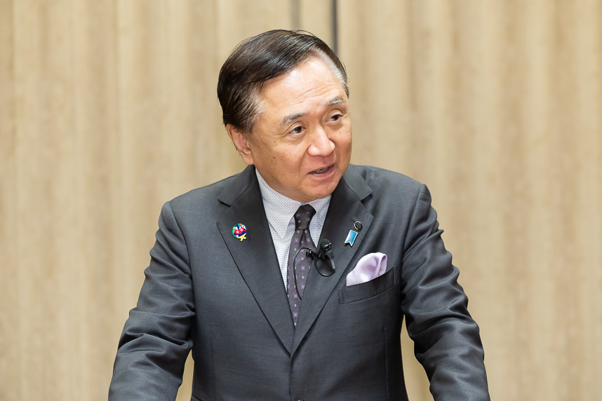 知事あいさつ写真