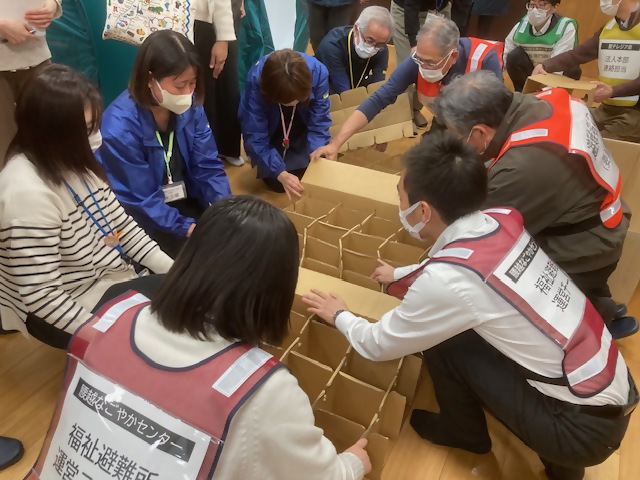 段ボールベッドの組立