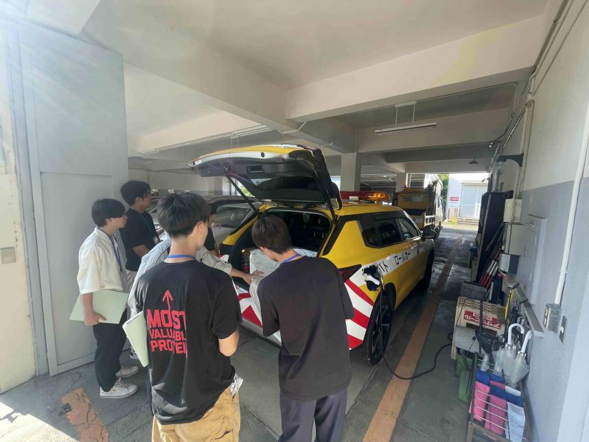 道路パトロール車見学