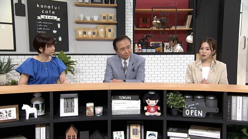 スタジオにて左からMCの田崎さん、黒岩知事、リポーターの刈川さん