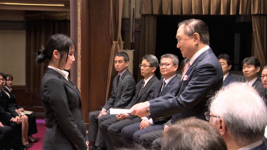 新規採用職員辞令交付式