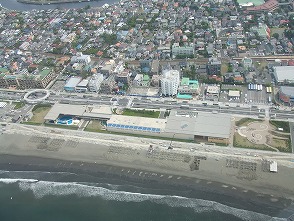 地下駐車場上空からの状況の様子