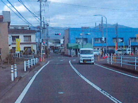 渋沢小学校前交差点(前)