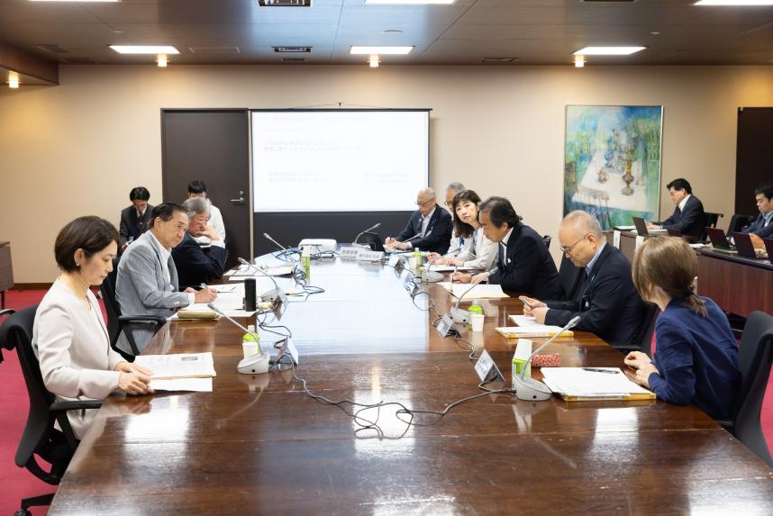 R7総合教育会議全体写真