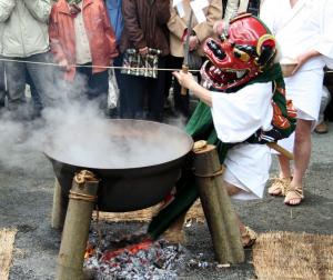 湯立獅子舞[仙石原神楽保存会］の画像