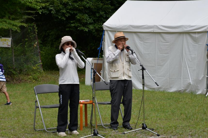 草笛演奏の様子