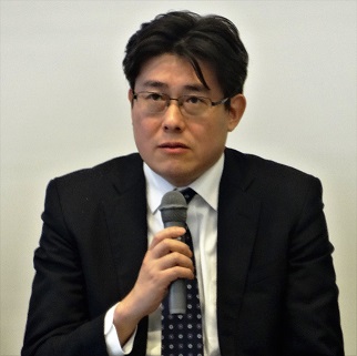 川口氏