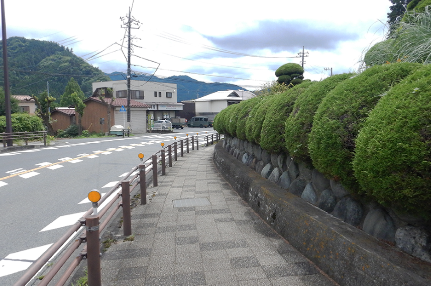 小原の郷-前の道路風景