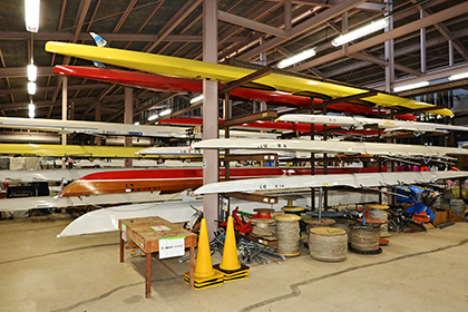 カヌー艇庫の中