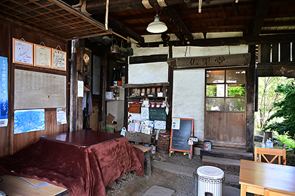 仏果堂店内