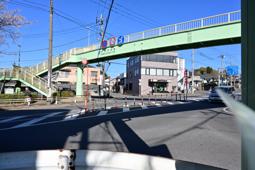 入谷の交差点