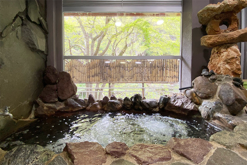 陣渓園の岩風呂