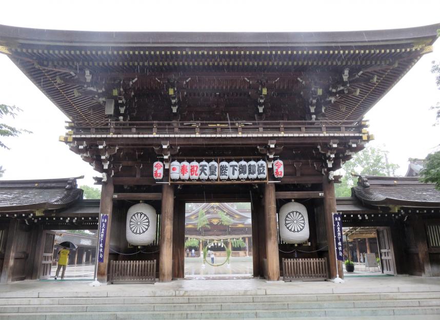 寒川神社門