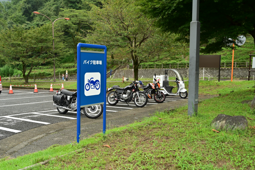 花の園地・バイク置き場