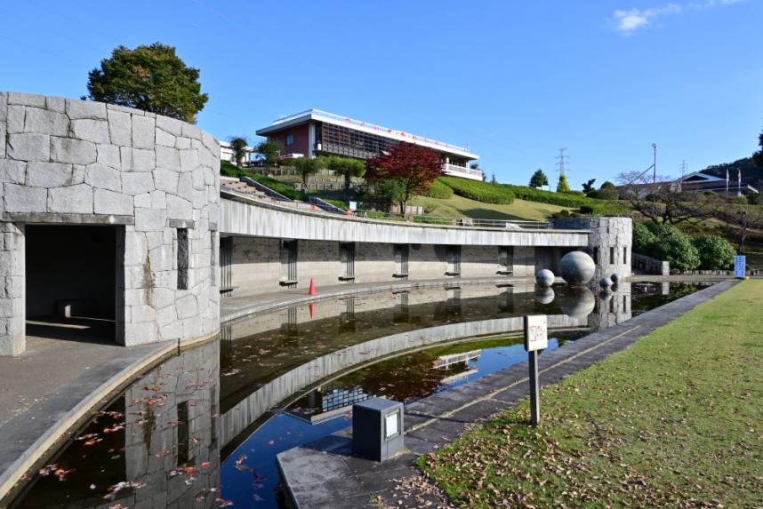 津久井湖_水の苑地01