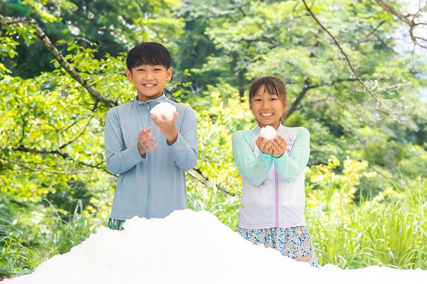 真夏の雪遊び