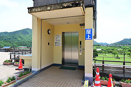 展望台にあるエレベーターの入口