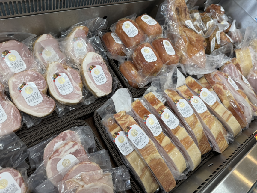 店内にある商品の陳列風景