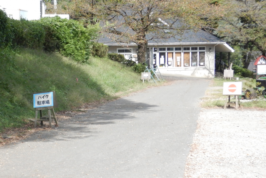 バイク置き場もあります。