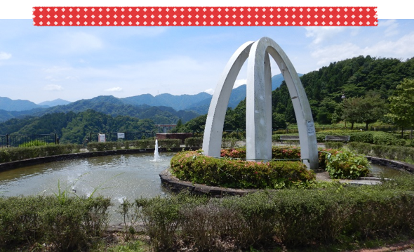 鳥居原湖畔庭園の噴水