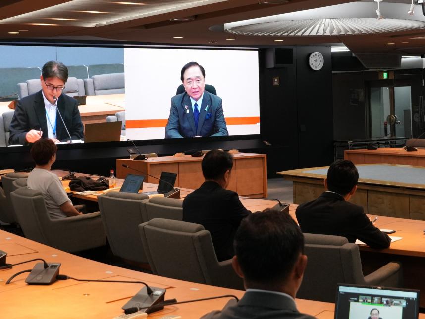 知事のあいさつ写真