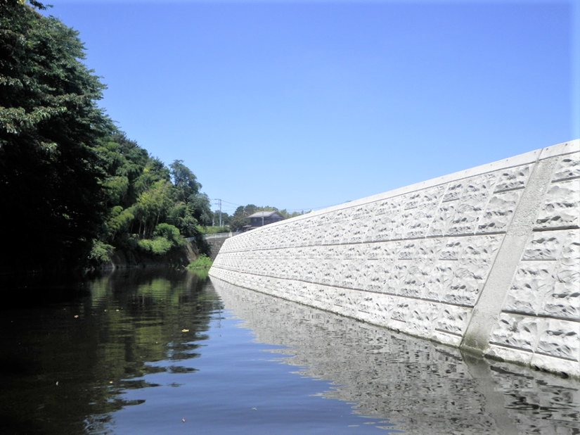 二級河川引地川（藤沢市下土棚）河川改修工事（護岸工）