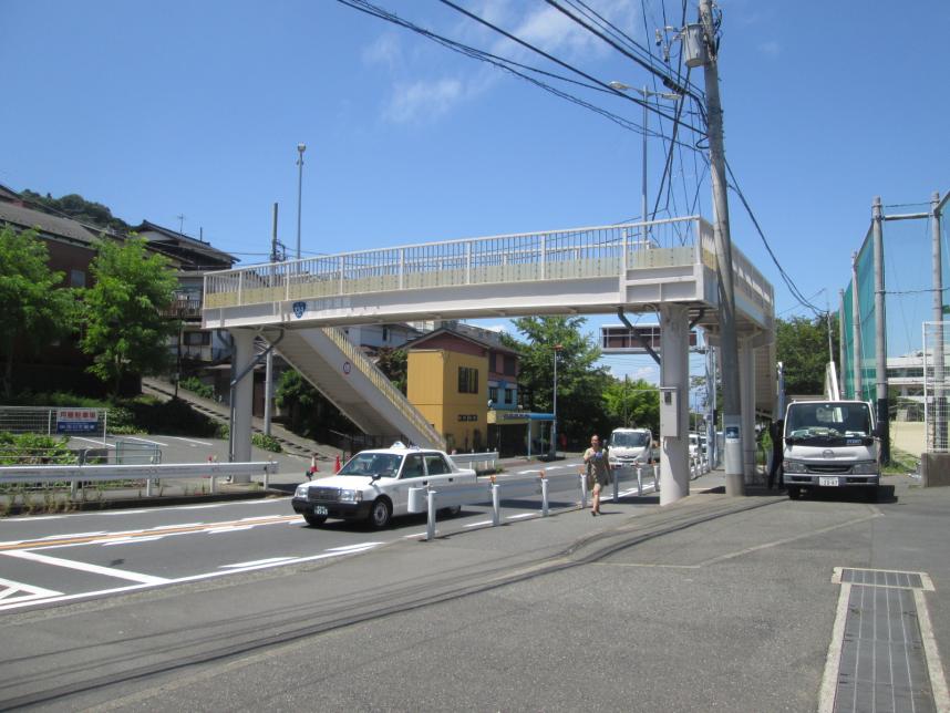 16歩道橋塗装完成