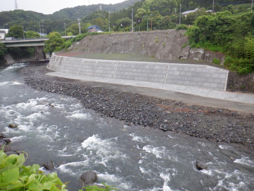 二級河川酒匂川（新鮎沢橋付近）災害復旧工事