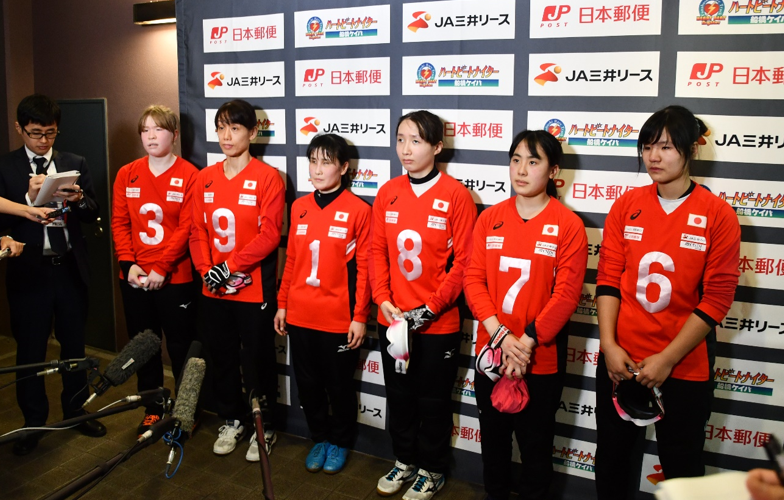 ゴールボール日本代表女子選手達の2019IBSAゴールボールアジアパシフィック選手権大会後のインタビュー写真