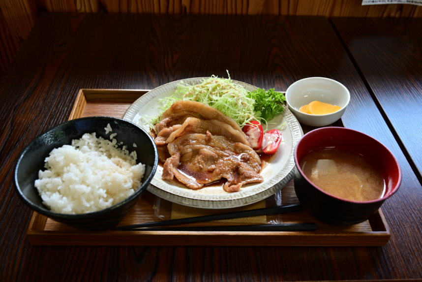 恵水キッチン-生姜焼き定食