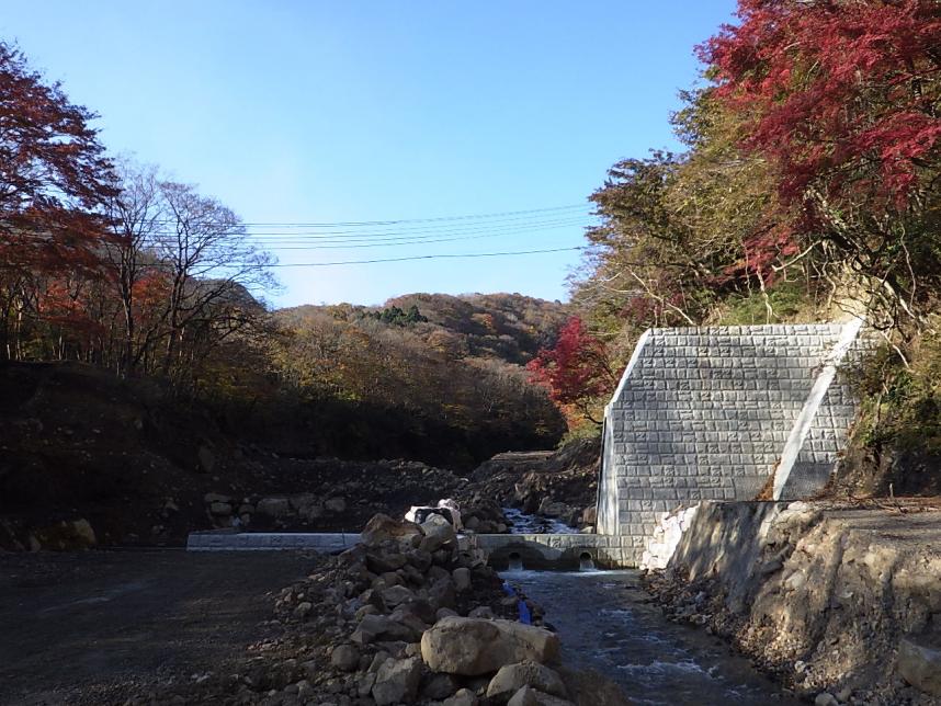 砂防指定地早川（板里堰堤）災害復旧工事