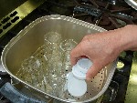 写真：蒸し器に入れて、加熱する