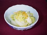 写真：1から2日で淡塩味の浅漬けハクサイとして食べられる
