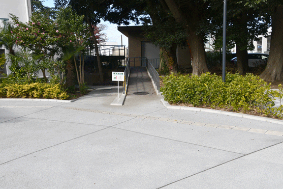 グリーンハウス屋外スロープ02