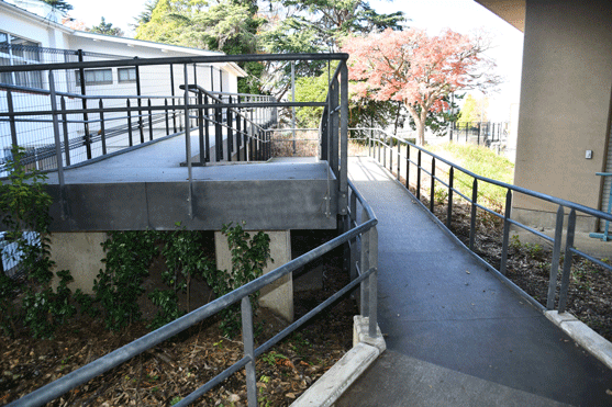 グリーンハウス屋外スロープ03