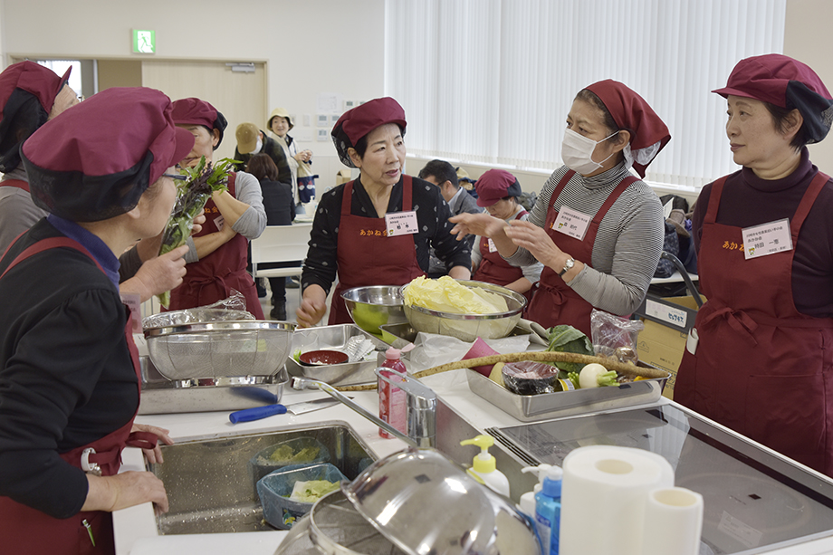 得意とする「料理」で市民交流