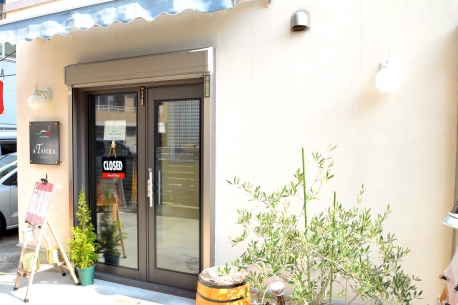 トラットリア　ア・ターヴォラ