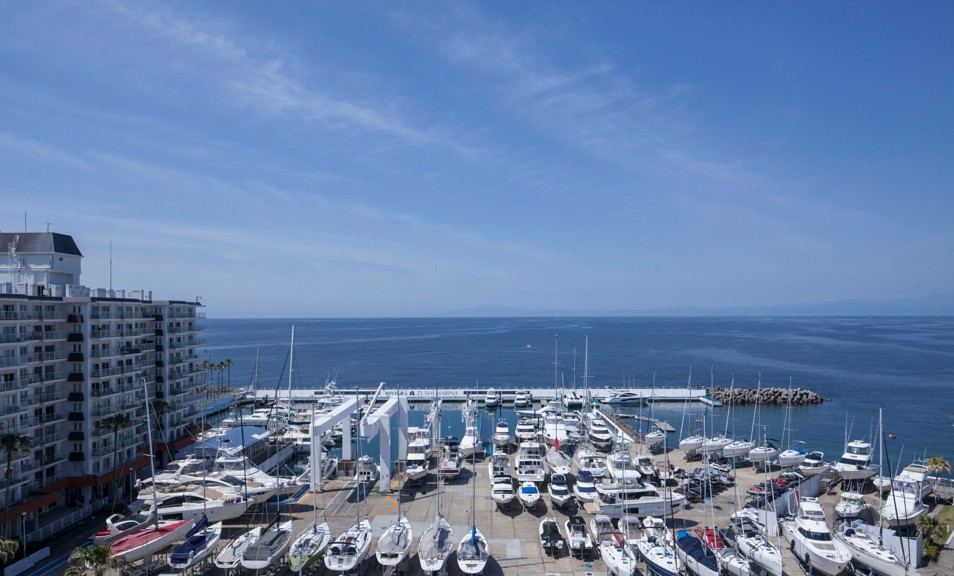 Riviera Zushi Marina【Yacht & Boat School】