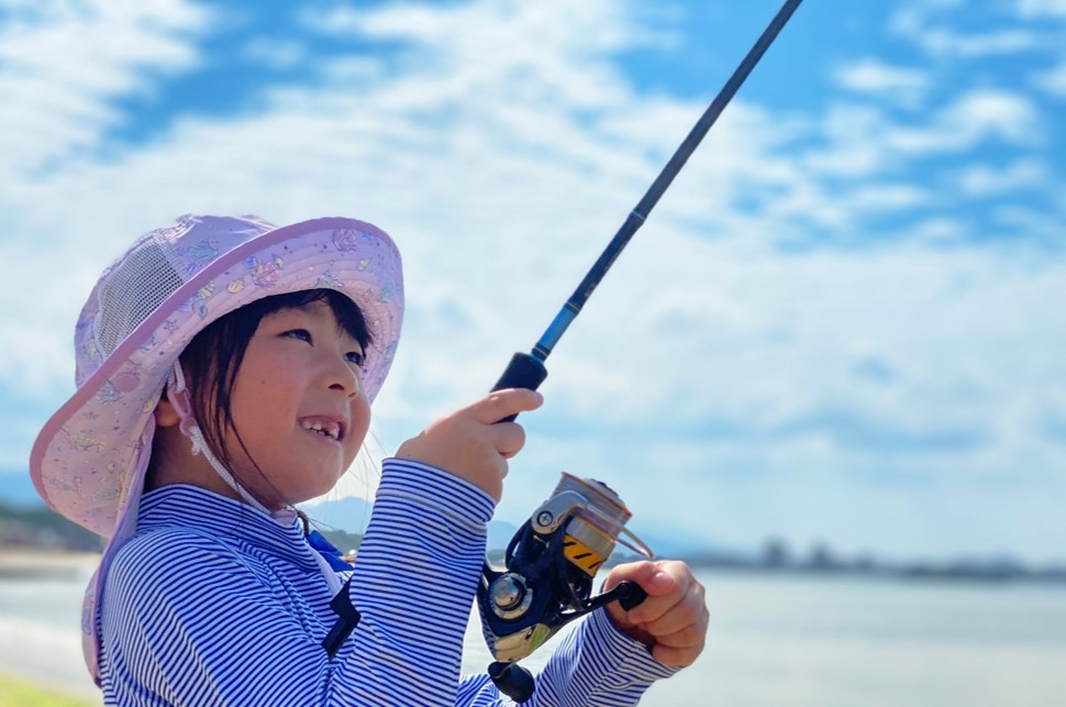  Experience the excitement of fishing at Hiratsuka Tamasaburo Fishing Port