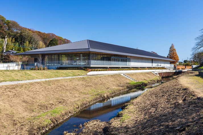 （サムネイル）茅ヶ崎市博物館　建物全体