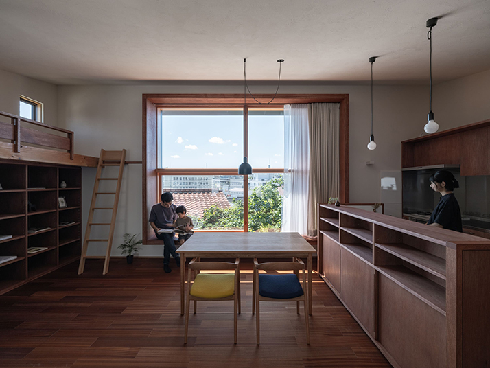 (サムネイル写真)窓辺に住まう　特長箇所