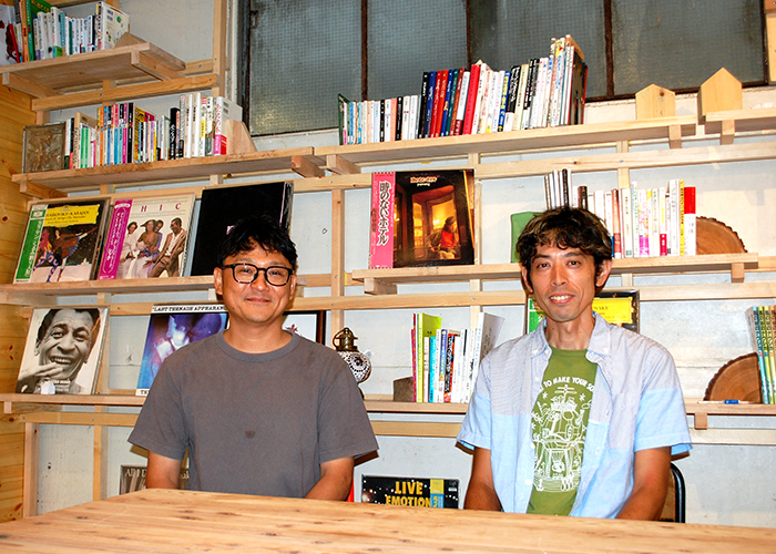 理事長の藤田さんと所長の澤野さん(駅前かぐやにて撮影)