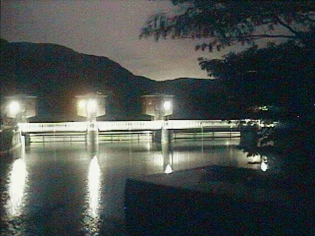 湖尻水門付近のカメラ画像